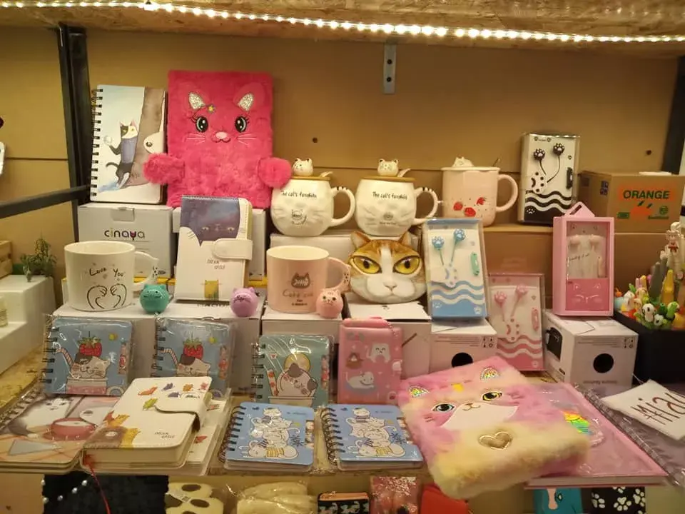 Articulos en forma o arte de gatos